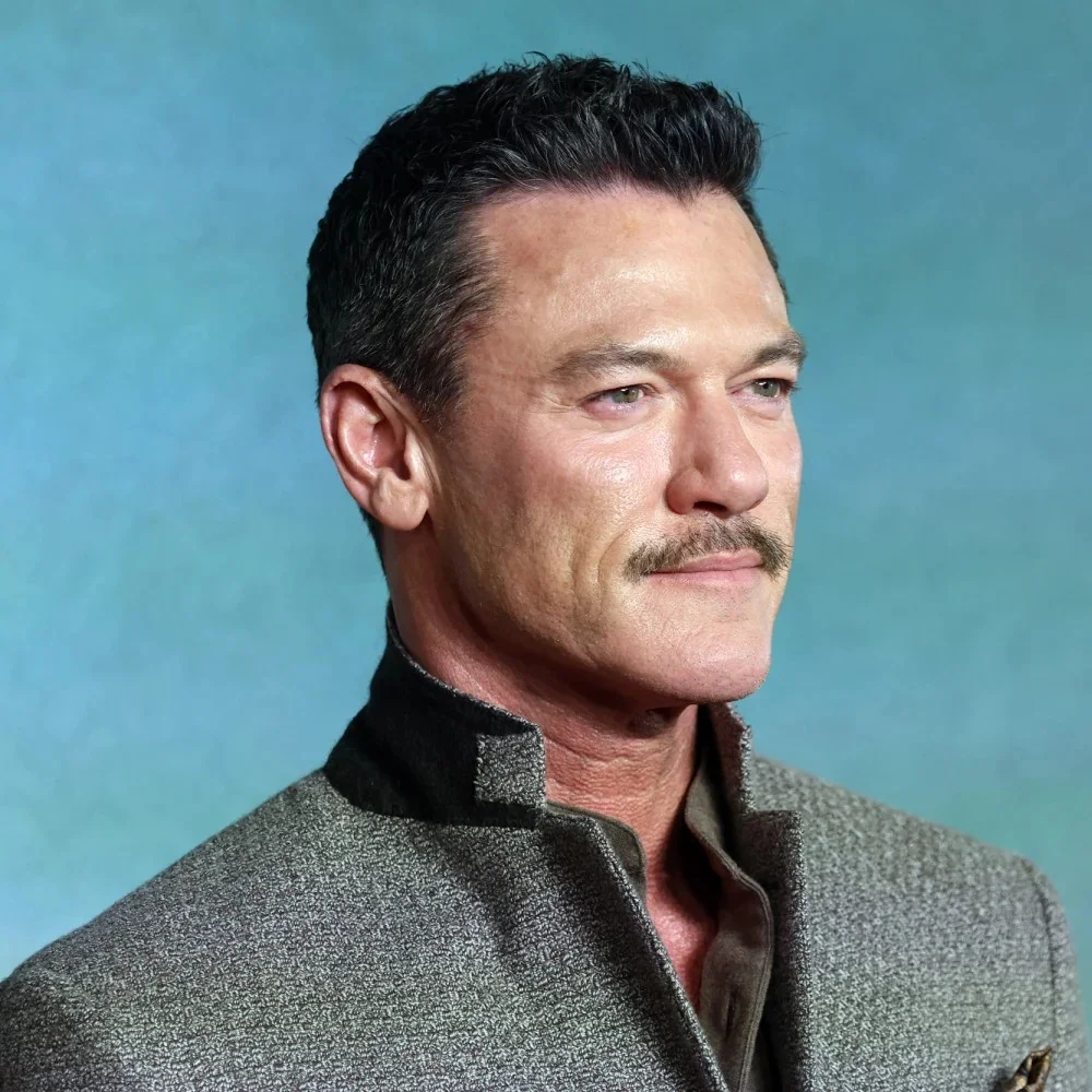 Luke Evans Profile Picture | 4text | 2026